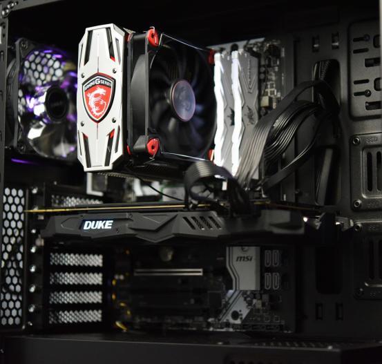 AMD Ryzen™ 5 PRO 2400GE with Radeon™ Vega 11 Graphics AMD神奇装置，速度与效率的完美结合