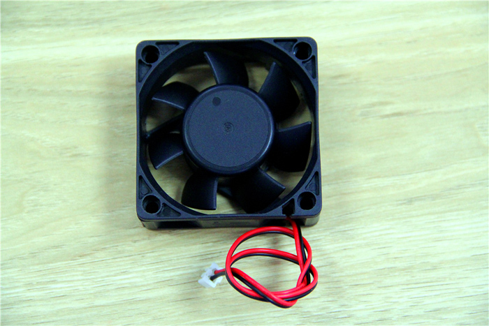 A8-7670K with Radeon™ R7 Graphics and Near Silent Thermal Solution AMD A8-7670K：革命性散热，游戏设计视频无往不利  第3张