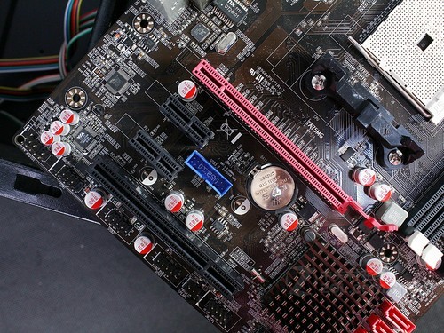 手把手教你安装gtx960显卡，绝不再迷失8pin供电插槽