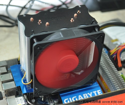 AMD Ryzen™ Threadripper™ 2970WX 如何超频AMD Ryzen Threadripper 2970WX：散热系统选择与电压频率调整