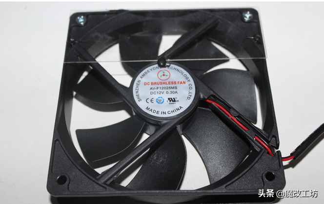 500W强劲动力，稳定可靠的gtx550ti额定电源