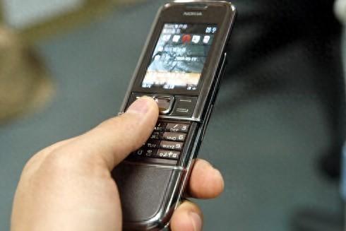 二十年前手机的价格 诺基亚竟然要8800元 LG卖9600