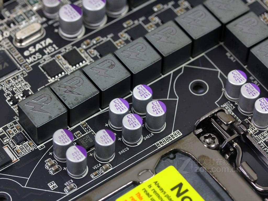 技嘉GTX970供电攻略：500W电源不够？安装显卡别再犯错