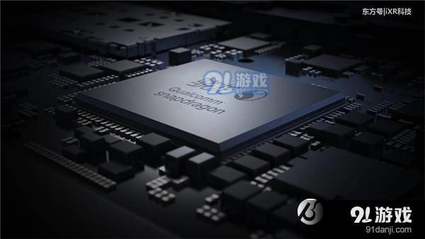AMD Athlon™ 240GE AMD Athlon 240GE：超值性能，轻松应对办公和游戏