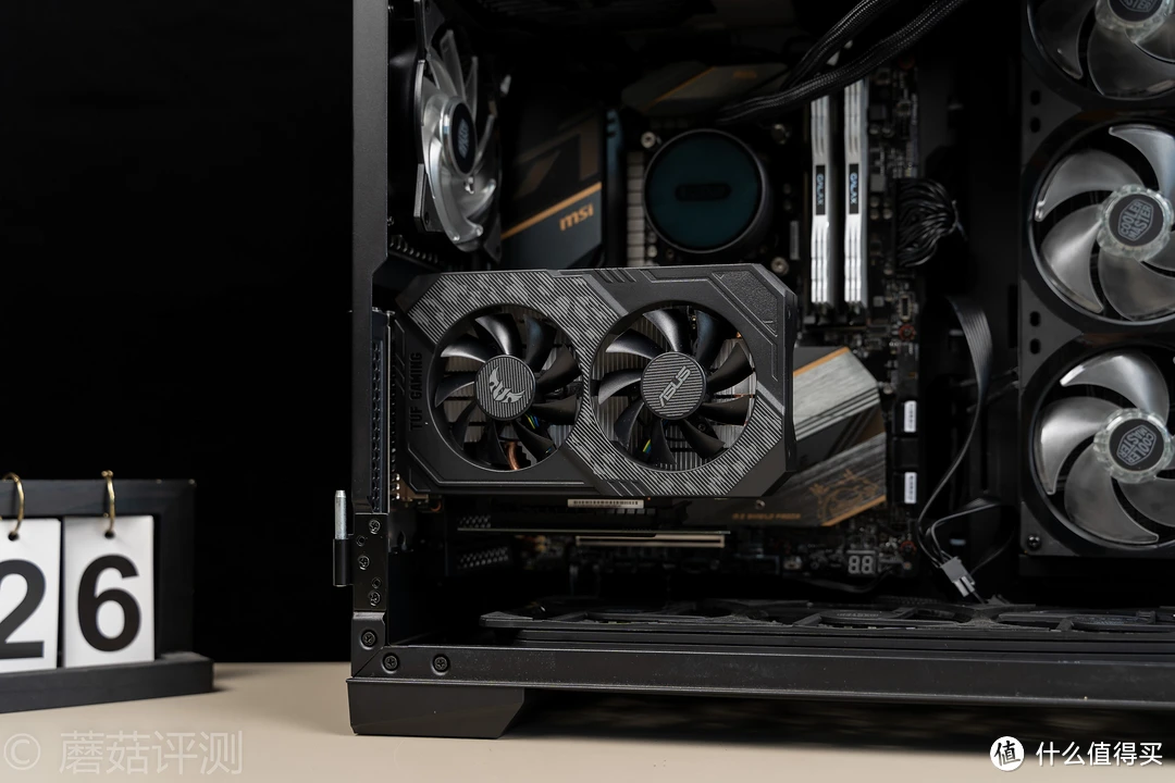 华硕gtx1080显卡：性能强劲，散热出众，游戏体验极佳  第2张