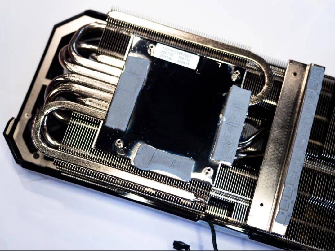 A8-7670K with Radeon™ R7 Graphics and Near Silent Thermal Solution 近乎无声的散热，让你告别嘈杂