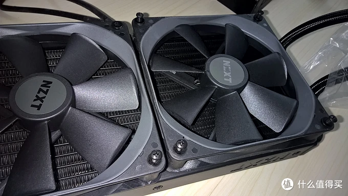 A8-7670K with Radeon™ R7 Graphics and Near Silent Thermal Solution 近乎无声的散热，让你告别嘈杂  第2张