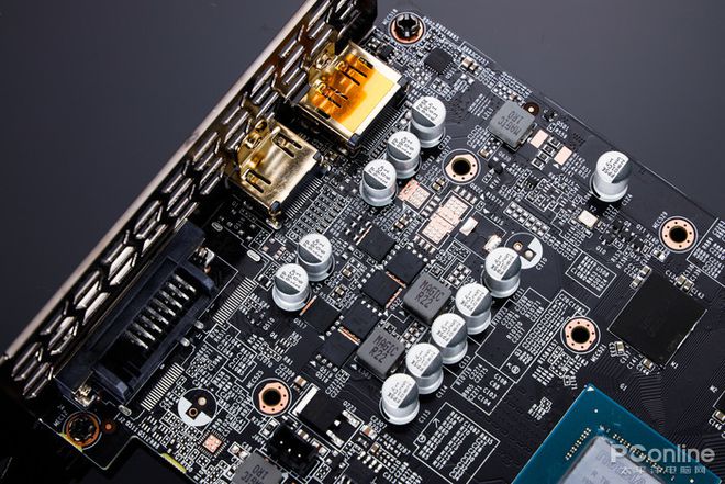 gtx 590双精度：游戏界的震撼利器  第4张
