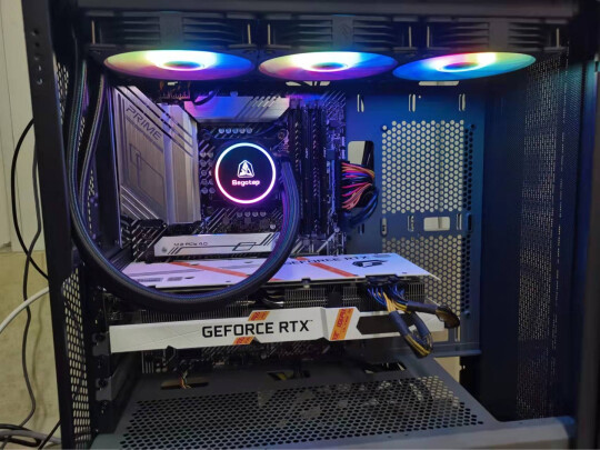 七彩虹GTX670GPU显卡实拍图赏