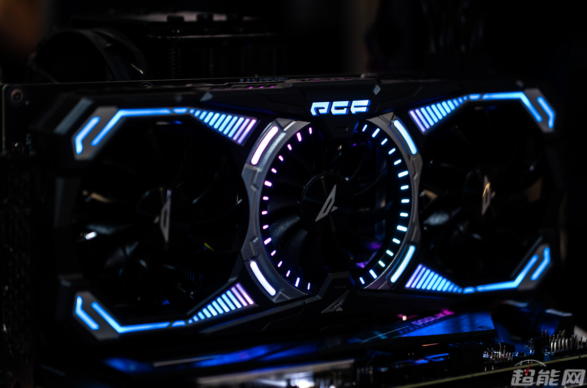 GTX 1060灯：炫酷灯光+强大性能，让你享受游戏乐趣