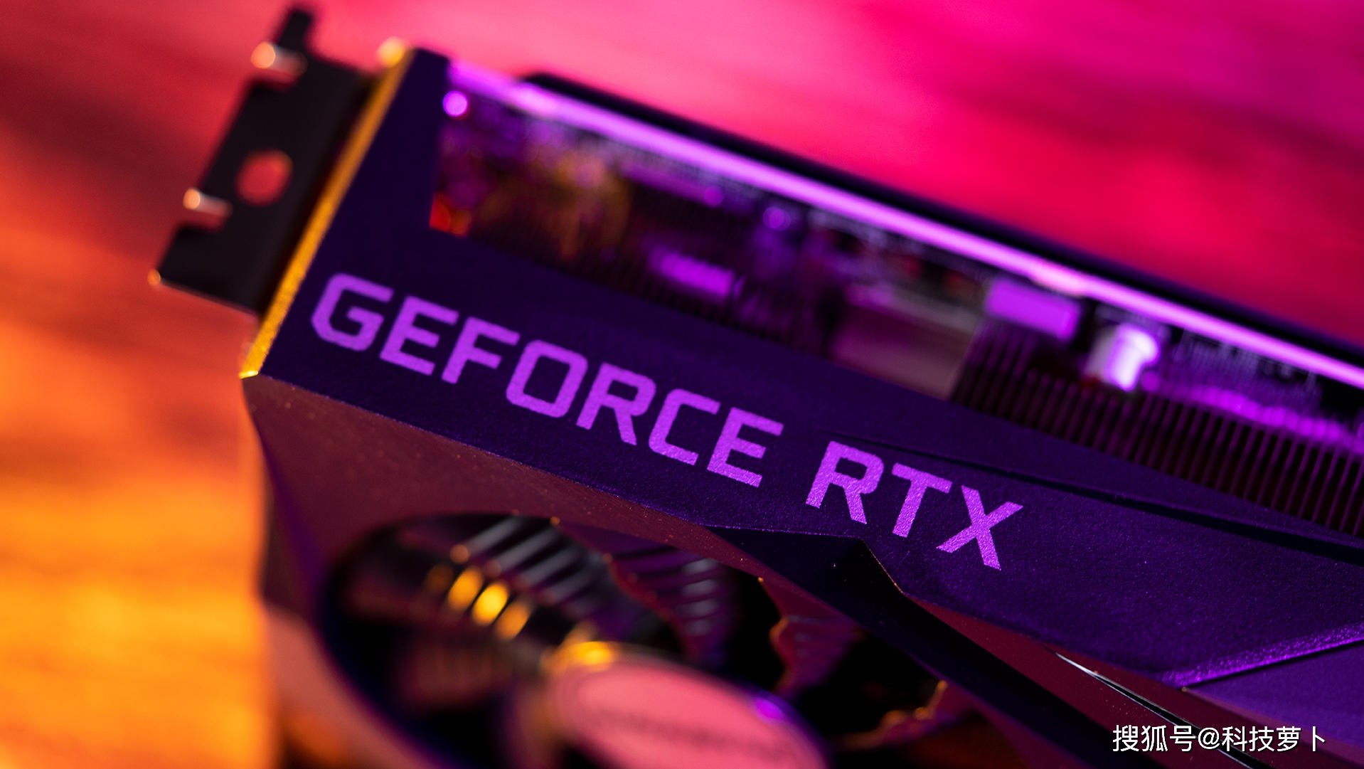 GTX 1050移动版：笔记本游戏新利器，性能炸裂散热一流