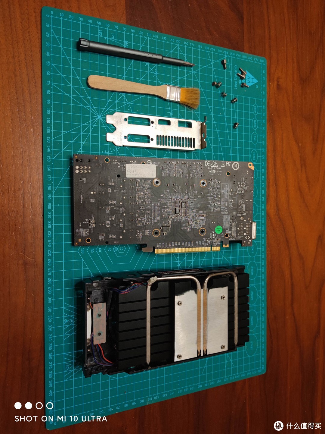 入手GTX 460显卡，插槽轻松安装，游戏画面惊艳  第4张