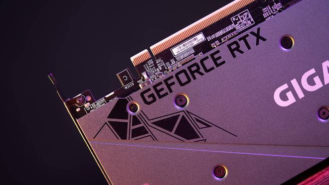ROG GTX 760显卡：性能超群，散热无忧，噪音零干扰