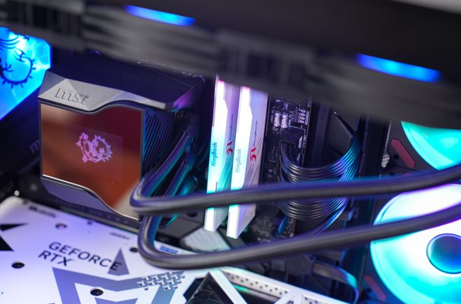 NVIDIA震撼力作！GTX1080原厂显卡揭秘  第4张