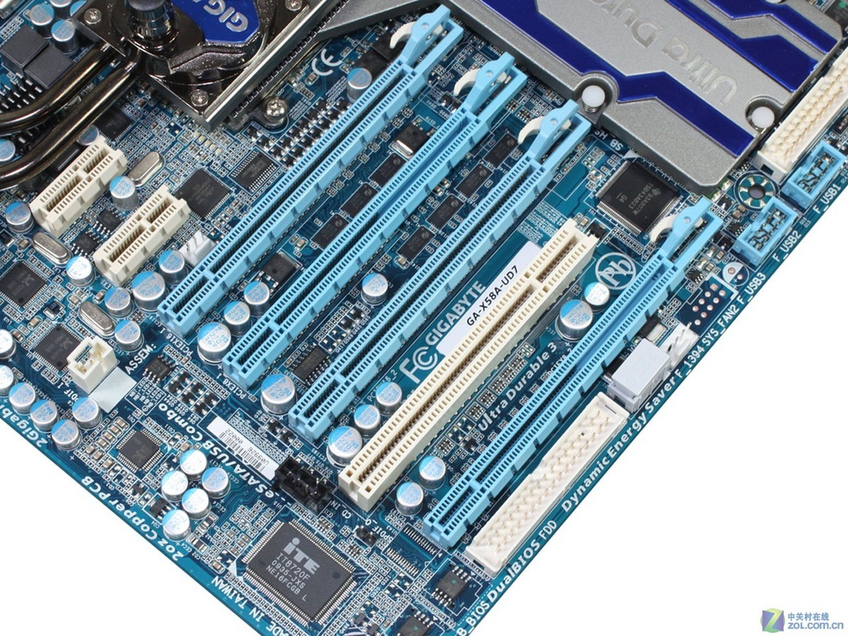 技嘉GTX780Ti：揭秘插口设计，性能超群  第1张