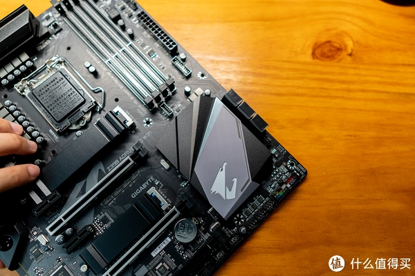 GTX 1066显卡：SLI接口解密，2 Way VS 3 Way，哪个更强？  第2张