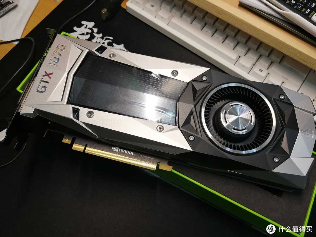 技嘉GTX780 vs 泰坦皮：性能对比与价格考量，选购显卡更明智