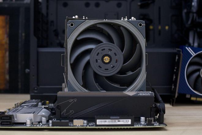 七彩虹GTX780一键超频技术解读：提升显卡性能的简易操作与游戏体验优势