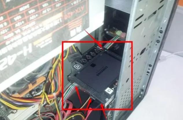 电脑硬盘在哪？机箱内部硬盘位置及安装方法全解析  第2张