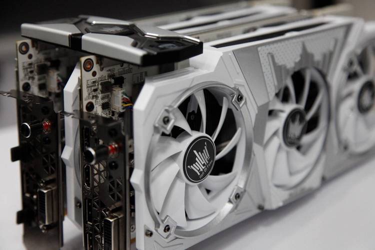 GTX1080双卡交火技术显著提升性能，游戏体验更流畅？
