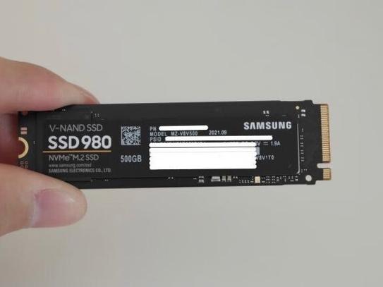 核心地位的台式电脑固态硬盘，三星980 PRO读写超厉害