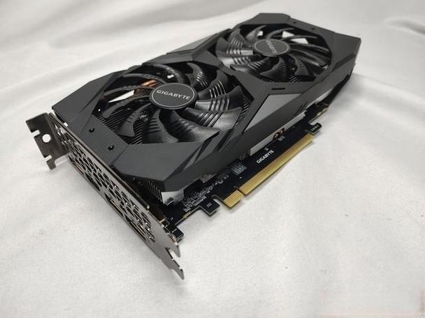 英伟达GTX 870显卡：性能出色价格适中，冲击电脑硬件市场？