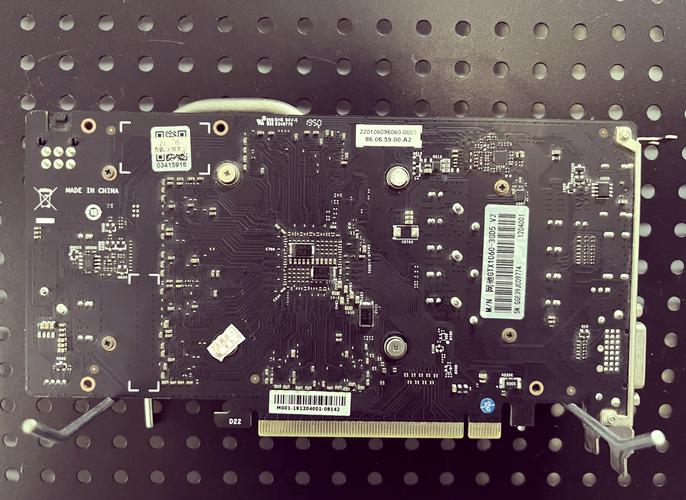 深入了解GTX1060显卡内部结构，详解拆装步骤及要点？  第4张