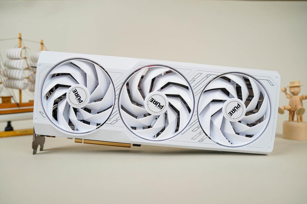 GTX780 显卡性能出色外观独特，吸引硬件发烧友和玩家关注  第3张