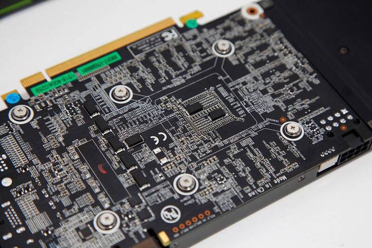 拆解GTX1070显卡：探索内部构造，掌握准备与操作要点  第10张