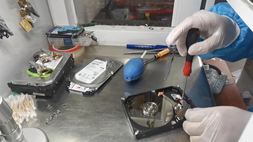 更换硬盘磁头有多重要？故障表现及所需工具准备全解析  第6张