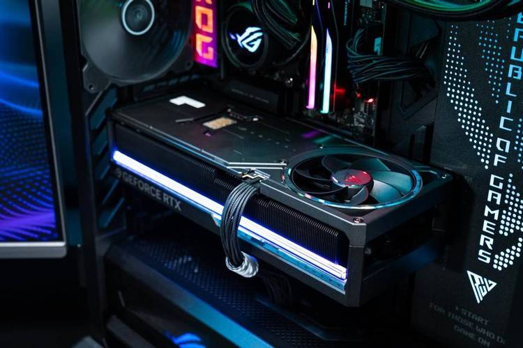 GTX 信仰灯：电脑硬件上的独特之光，电竞氛围的打造利器？  第9张
