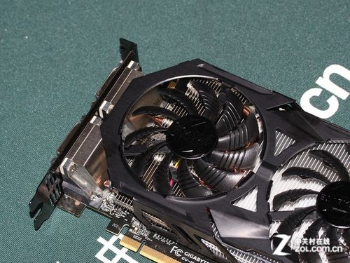深入分析！华硕与技嘉GTX970显卡的性能及散热特色