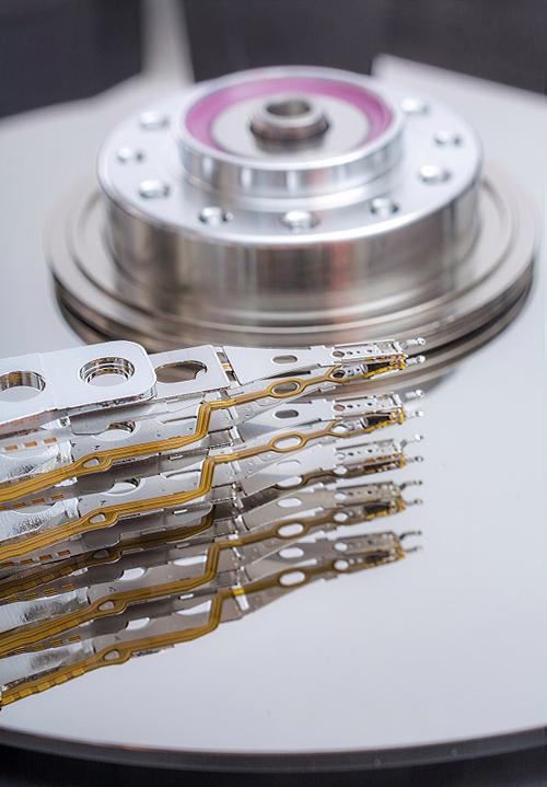 多磁头硬盘：提升数据读写效率，适应海量存储需求