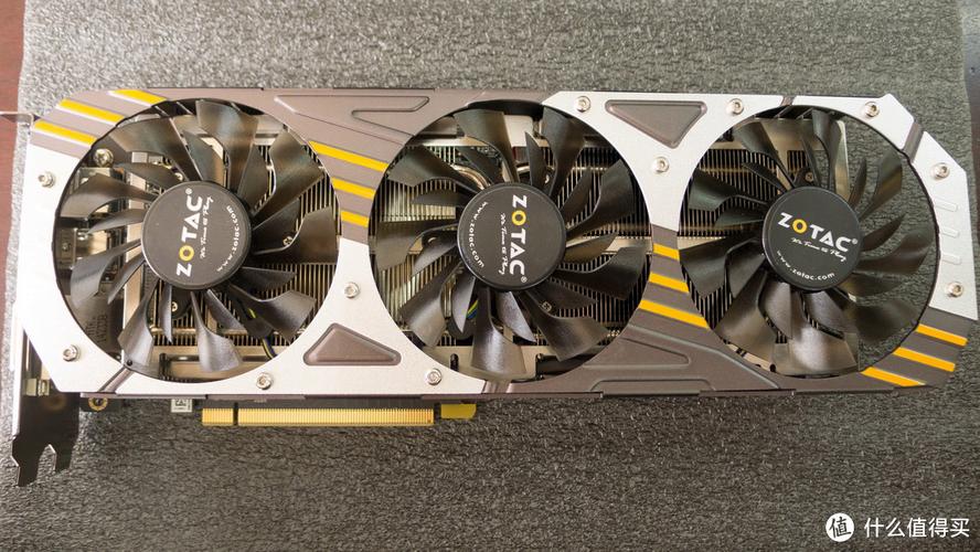 GTX970霹雳显卡性能出色，独特外观与散热设计受瞩目