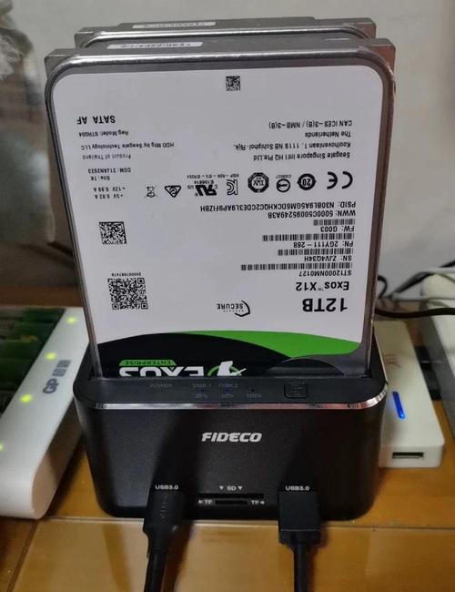 硬盘底座评测：外观设计简洁大气，接口考究重量适宜  第6张