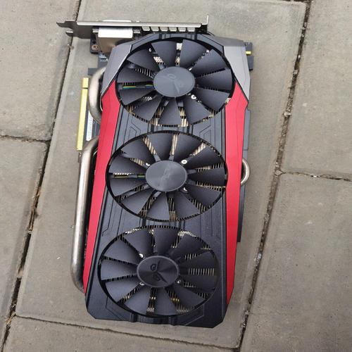 华硕猛禽GTX980显卡性能卓越，图形处理强，外观还酷炫  第2张