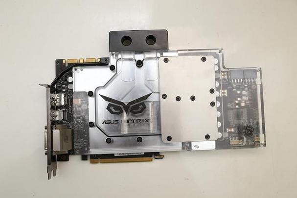 华硕GTX980TI水冷装置，散热效能强，原理稳定可靠  第4张