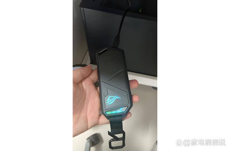 颇受喜爱的小幻影硬盘，兼具时尚外观与多样存储容量  第6张
