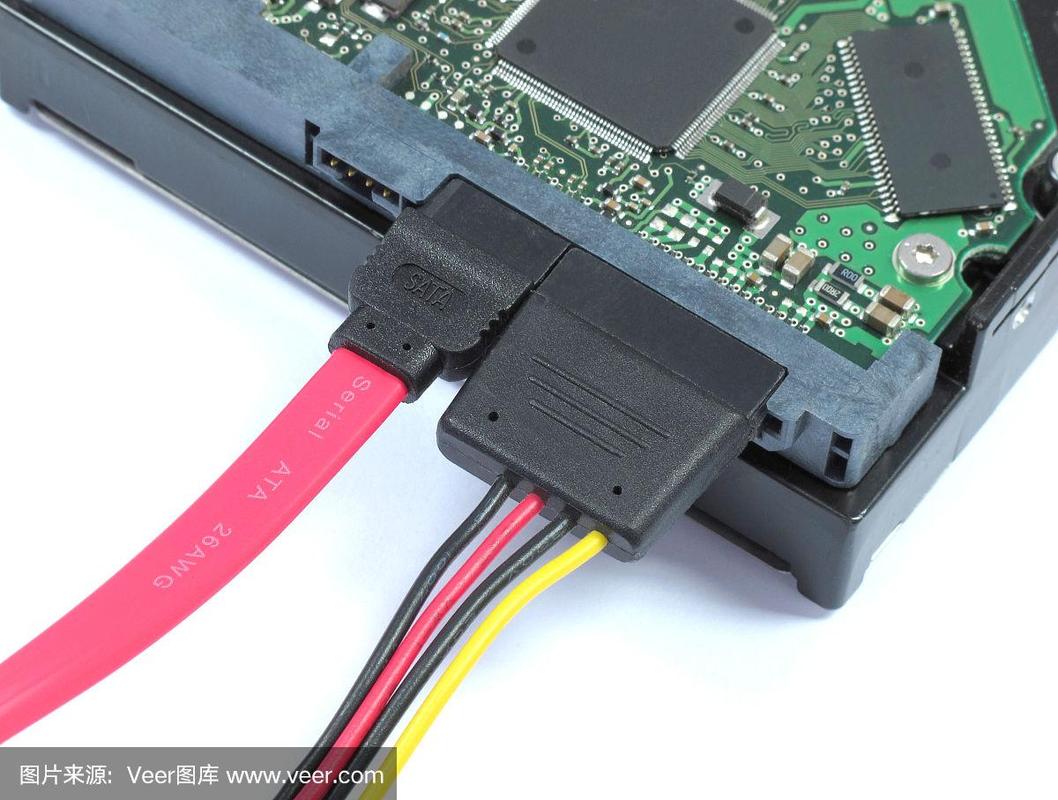 电脑硬盘与主板连接线有多重要？SATA数据线和电源线作用大揭秘