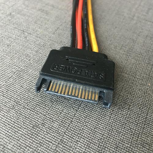 电脑硬盘与主板连接线有多重要？SATA数据线和电源线作用大揭秘  第3张
