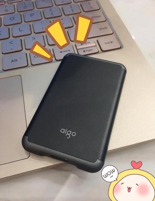 体积小巧的SSD移动固态硬盘，数据传输快且携带方便  第10张