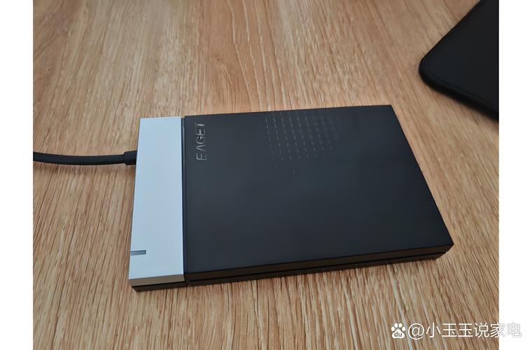 忆捷V8移动硬盘：存储界声誉佳，设计性能双出色  第7张