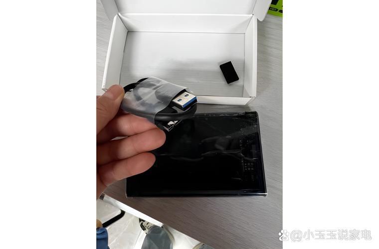 忆捷V8移动硬盘受关注，外观精致且性能出众，满足多样需求  第6张
