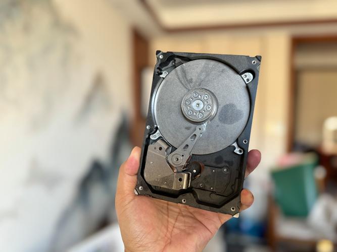 深入拆解巴比禄硬盘，了解内部构造及维护升级要点