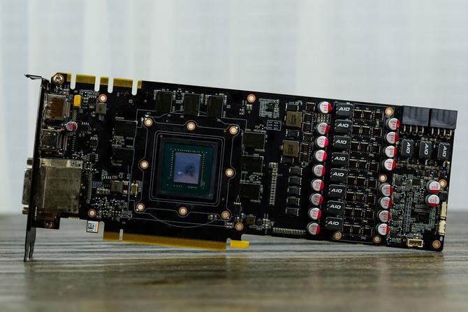 索泰GTX1080至尊PLUS显卡：性能强大且外观设计精致