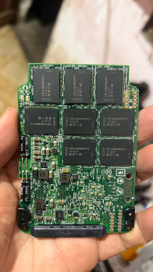 深入了解固态硬盘：存储原理及闪存芯片类型有哪些？  第8张