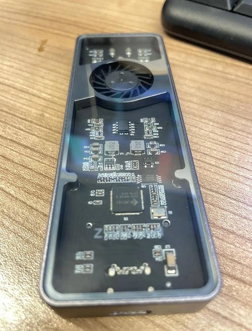 Thermaltake硬盘盒：实用工具，兼具出色外观与便携性