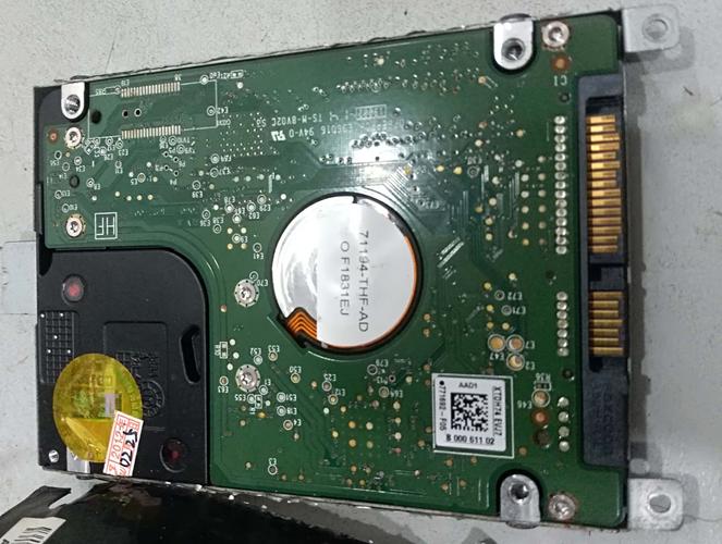 这台标价五千的电脑硬盘，性能卓越，适合专业人士