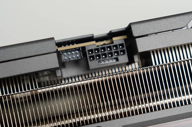 GTX 550供电全解析：方式、功率及接口类型大揭秘  第2张