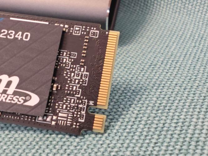 SAS阵列卡与固态硬盘：数据存储处理关键，结合使用性能大增？